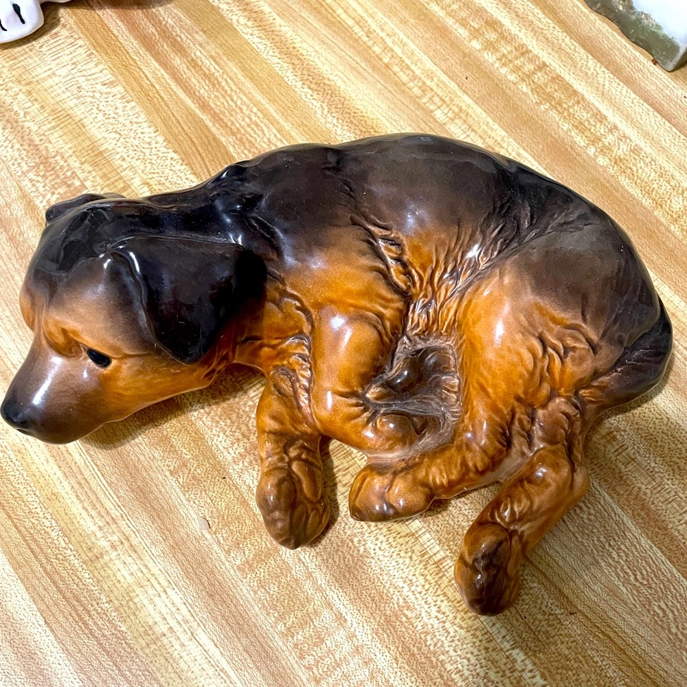 Goebel w Germany dog, figuring brown